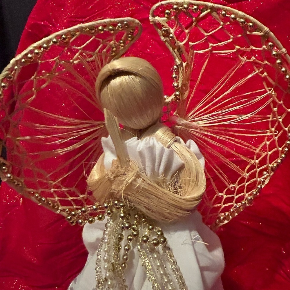 Vintage Abaca angel made out of Manila hemp with white eyelet dress- preloved - Picture 4 of 7